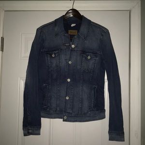 EUC Levi’s denim jacket